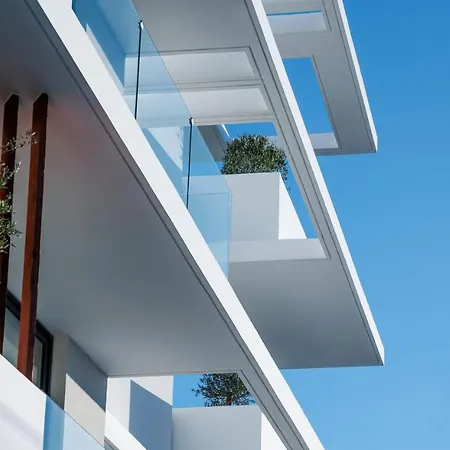 Ξενοδοχείο Regency Suites 5*