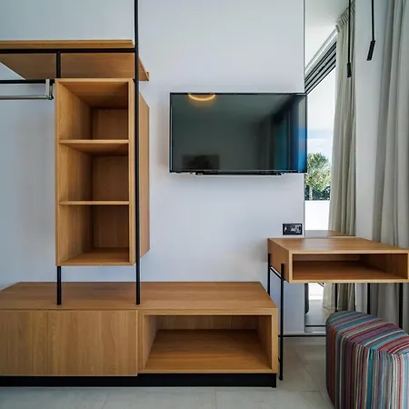Regency Suites 5* Πάφος