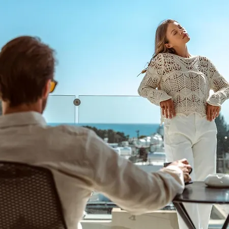 Regency Suites Ξενοδοχείο 5*