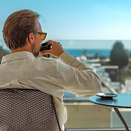 Regency Suites Ξενοδοχείο 5*